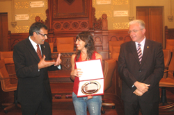 VD L'alcalde de Sitges rep a Esther Morales en una imatge d'arxiu