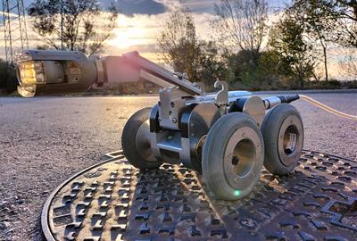 Equip robotitzat amb càmera de circuit tancat de televisió (CCTV). Agbar