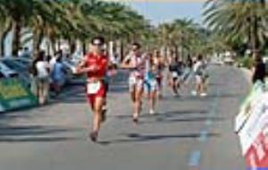 Torna la triatló a la platja de Vilanova. fdg/rita lamsdorff