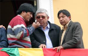 Evo Morales amb membres del seu equip de govern.