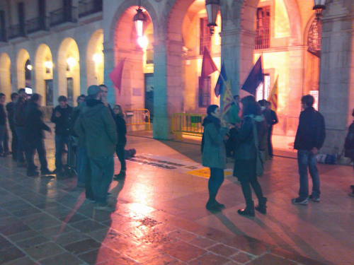 Imatges de la protesta a Vilanova i la Geltrú. CUP Vilanova i la Geltrú