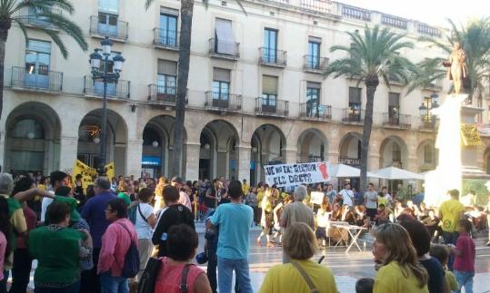 Raimon Ràfols. Concentració per l'educació pública de qualitat a la plaça de la Vila de Vilanova