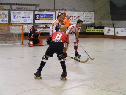 CE Vendrell. Detall del partit entre el Vendrell i el Vic