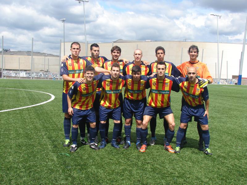 Els jugadors del Vilafranca, abans de jugar el darrer partit de lliga / FC Vilafranca