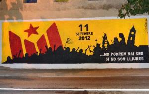 Fan pintades al mural independentista de Llorenç del Penedès