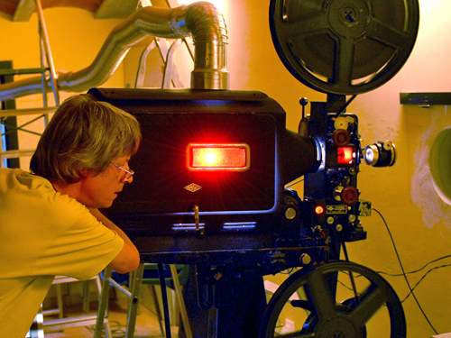 Ferran Planas i el Projector de Cinema OSSA de 1935 del Cinema Ateneu de Lavern 