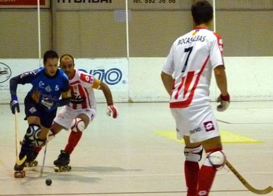 CP Vilafranca. Xavi Caldú perseguit per Titi Roca, davant Rocasalbas