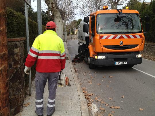 Ajuntament de Gelida. Gelida reforça la neteja viària als barris i urbanitzacions