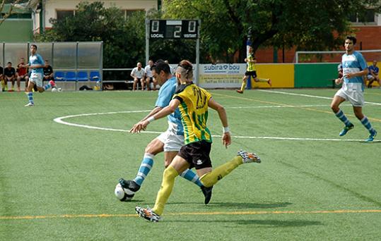 Eix. Imatge del partit entre el CF Suburense - Begues