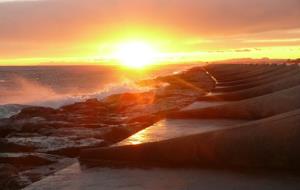 Imatges del temporal de #vent a la platja de Cubelles