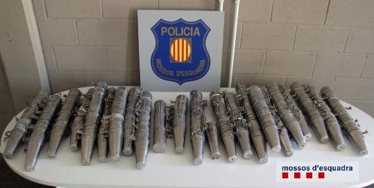 Mossos d'Esquadra. Tres detinguts per sostreure 410 búcars a set cementiris del Penedès