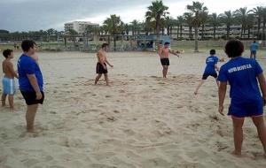 Els participants del Campus a la Platja de Vilanova