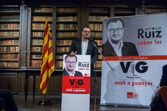 PSC. Juan Luis Ruiz omple la Biblioteca Víctor Balaguer en lacte de presentació de la seva candidatura a lalcaldia de Vilanova i la Geltrú