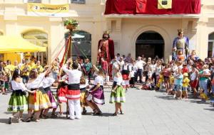 La trobada de folklore popular i l’escampada de fil.loxeretes