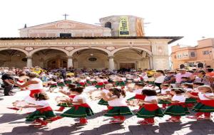 La trobada de folklore popular i l’escampada de fil.loxeretes