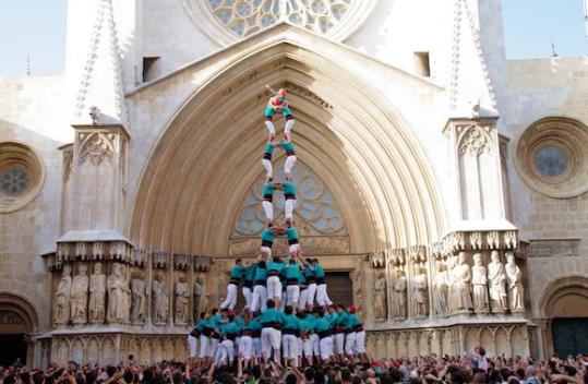 Els Castellers de Vilafranca volen fer la torre de 9 amb folre i manilles a Sant Quintí. Castellers de Vilafranca