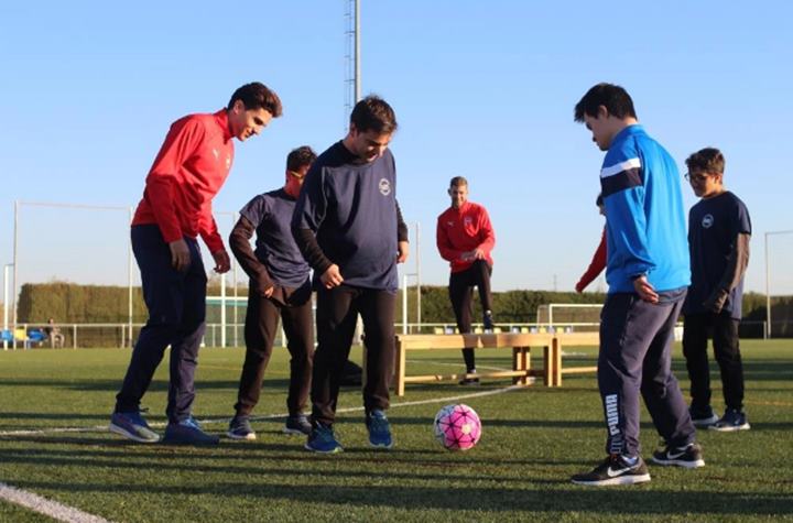 El Club de Futbol Base Marc Bartra arriba a Cunit. Ajuntament de Cunit