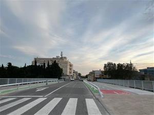 Acaben les obres del carril bici que uneix el parc comercial amb el barri del Tacó. Ajuntament de Vilanova