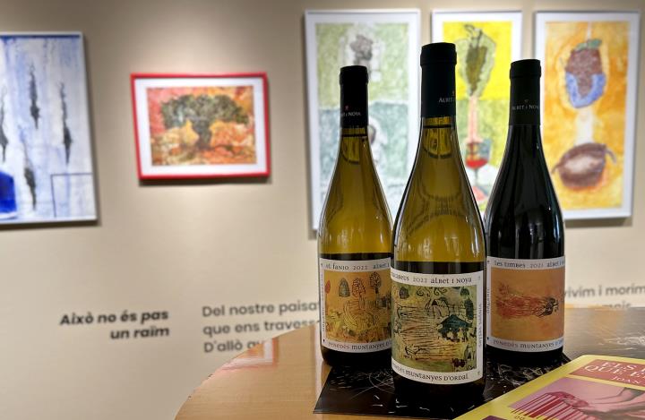 Tast especial dels vins d’Albet i Noya dins l’exposició de l’artista Joan Raven