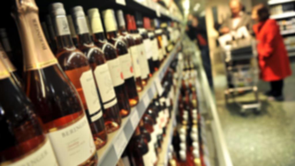 Calafell imposa la prohibició de vendre alcohol a la nit per garantir el descans. Ajuntament de Calafell