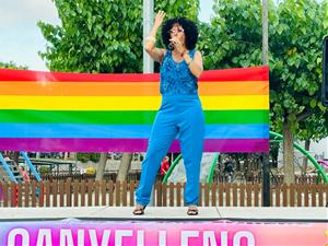 Canyelles celebra amb èxit la seva primera desfilada de l'Orgull LGTBI+