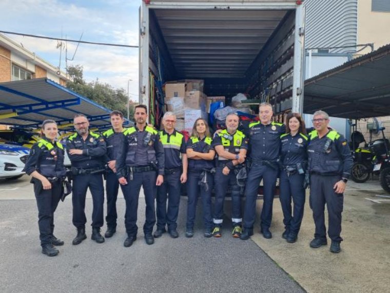 Comboi solidari de la Policia Local de Vilanova per als afectats per la DANA. Ajuntament de Vilanova