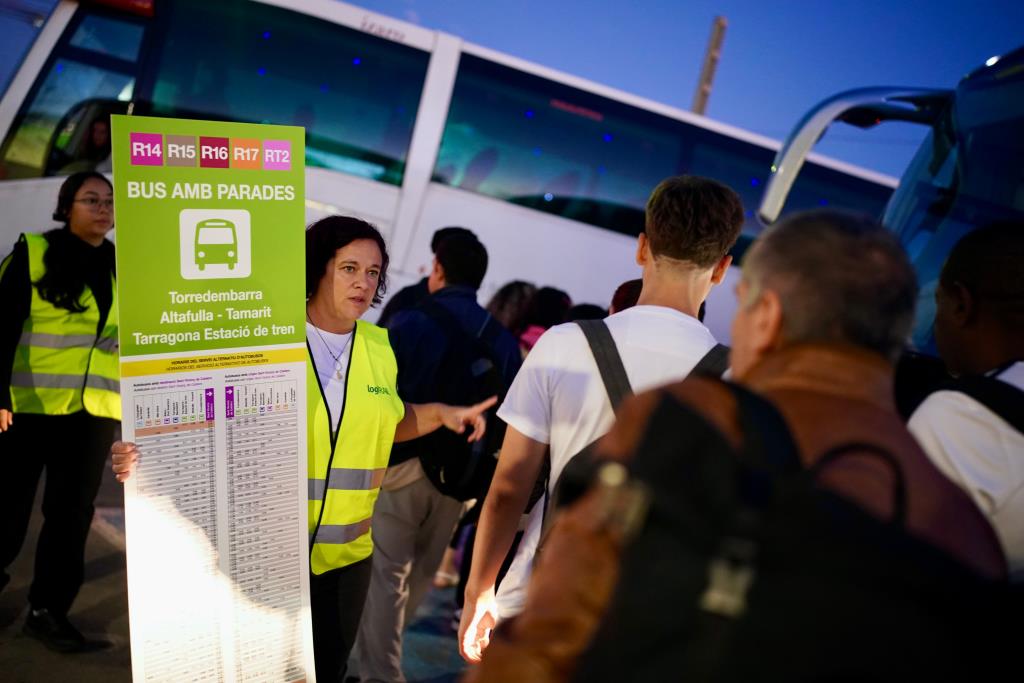 Confusió, desconcert i resignació a Sant Vicenç de Calders el primer dia de l’operatiu especial. ACN