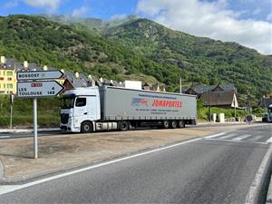 Desconvocada la vaga al transport de mercaderies després d’un pacte per avançar la jubilació dels conductors. ACN