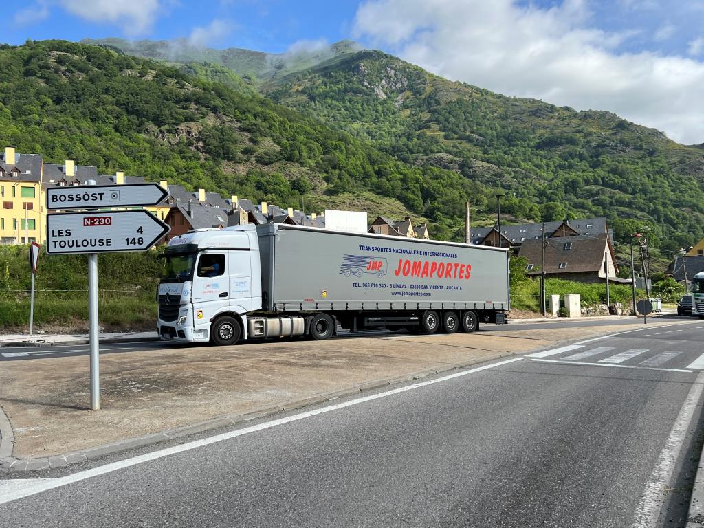 Desconvocada la vaga al transport de mercaderies després d’un pacte per avançar la jubilació dels conductors. ACN