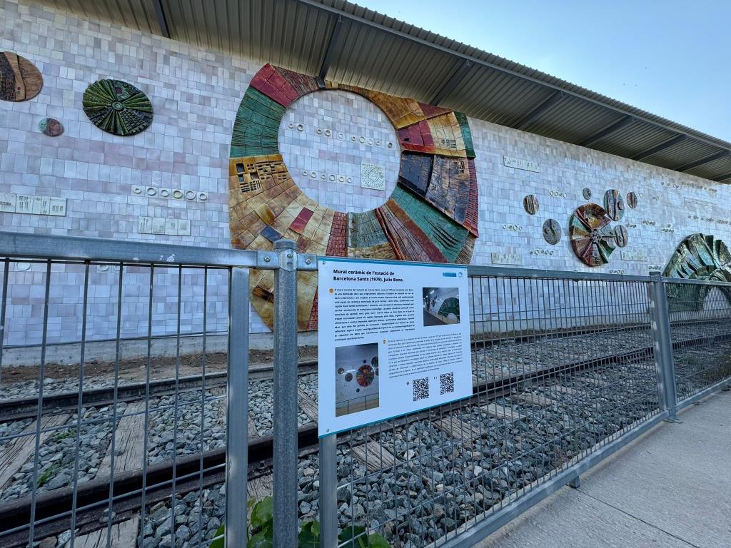 El Museu del Ferrocarril de Vilanova exposa l'emblemàtic fris de Julio Bono Peris. Museu del Ferrocarril