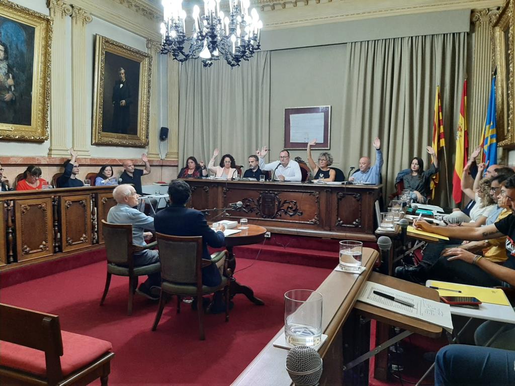 El Ple de Vilanova aprova un pressupost de 106 milions d'euros per al 2025 i les noves ordenaces municipals. Ajuntament de Vilanova