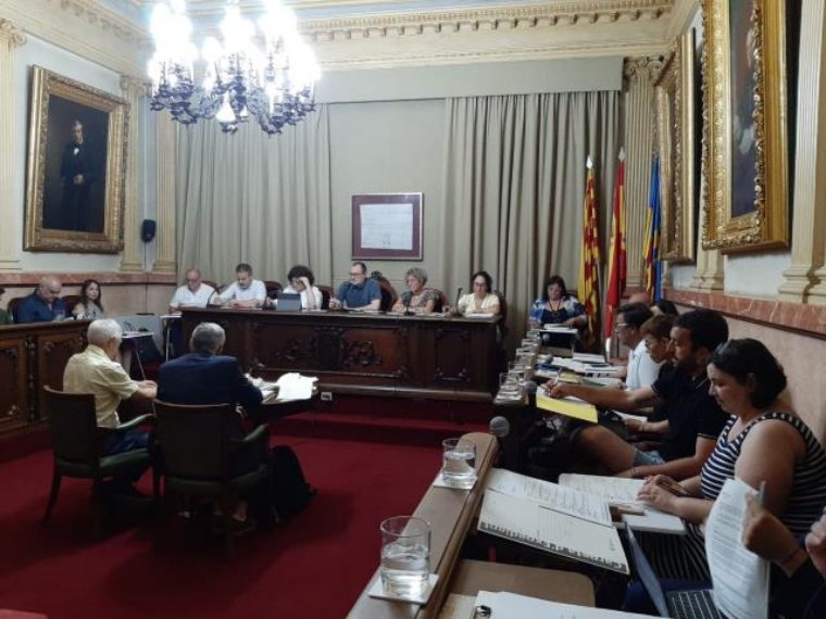 El ple de Vilanova inicia la tramitació per externalitzar  el servei de neteja viària. Ajuntament de Vilanova