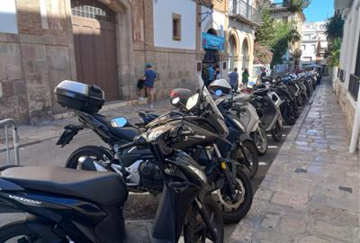 El tram del carrer de Francesc Gumà entre el carrer de Sant Isidre i el Carrer Jesús quedarà alliberat del trànsit i estacionament de motocicletes . A