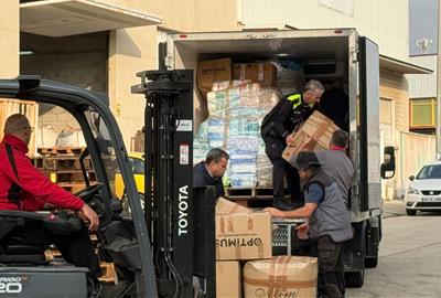 El Vendrell es solidaritza amb València enviant un tràiler i dos camions plens de material. Ajuntament de Vilanova