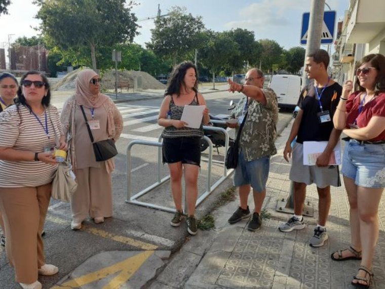 Els barris del Tacó i l'Armanyà obren les portes a la comunitat amb el projecte A-porta. Ajuntament de Vilanova