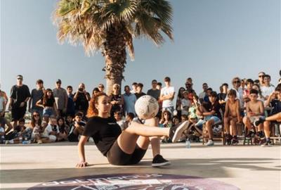 Els campions de Futbol Freestyle Joan Sitjar i Paloma P. Mayo seran a Vilanova i la Geltrú el 13 i 14 de setembre. Ajuntament de Vilanova