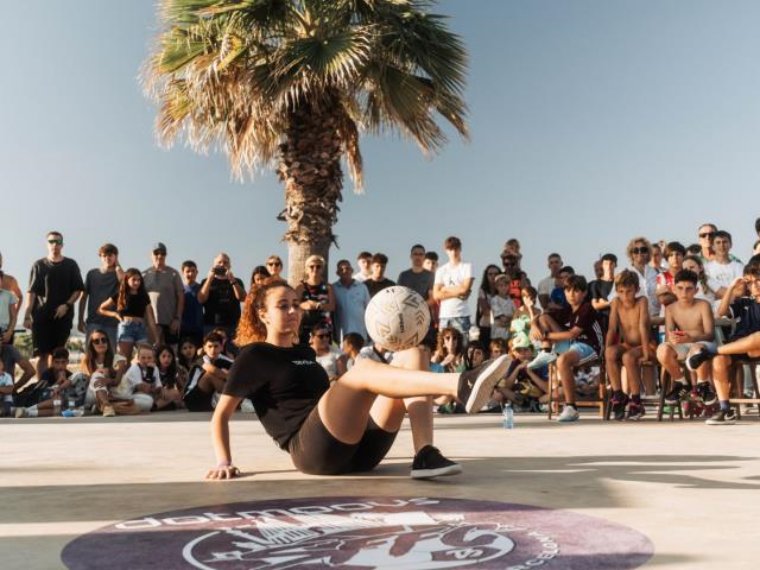 Els campions de Futbol Freestyle Joan Sitjar i Paloma P. Mayo seran a Vilanova i la Geltrú el 13 i 14 de setembre. Ajuntament de Vilanova