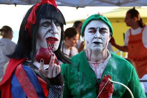 Els zombis tornen a envair els carrers de Sitges