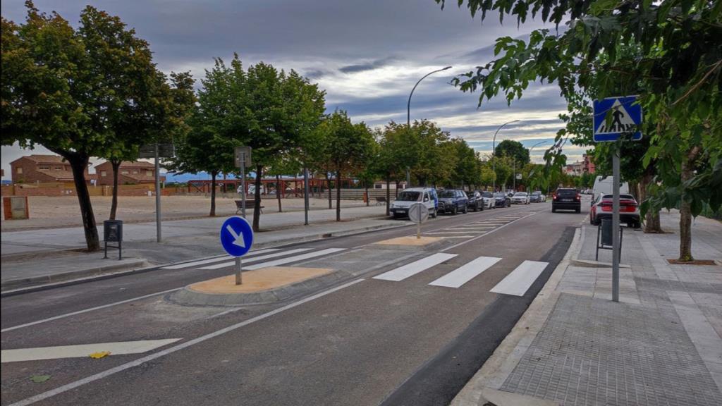 Finalitzades les obres de construcció d’un nou pas de vianants a Torrelles de Foix. Diputació de Barcelona