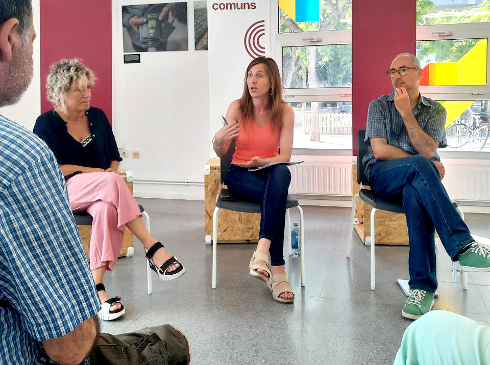 Iolanda Sánchez, Júlia Miralles i Toni Ribas en un acte a Vilanova. Eix