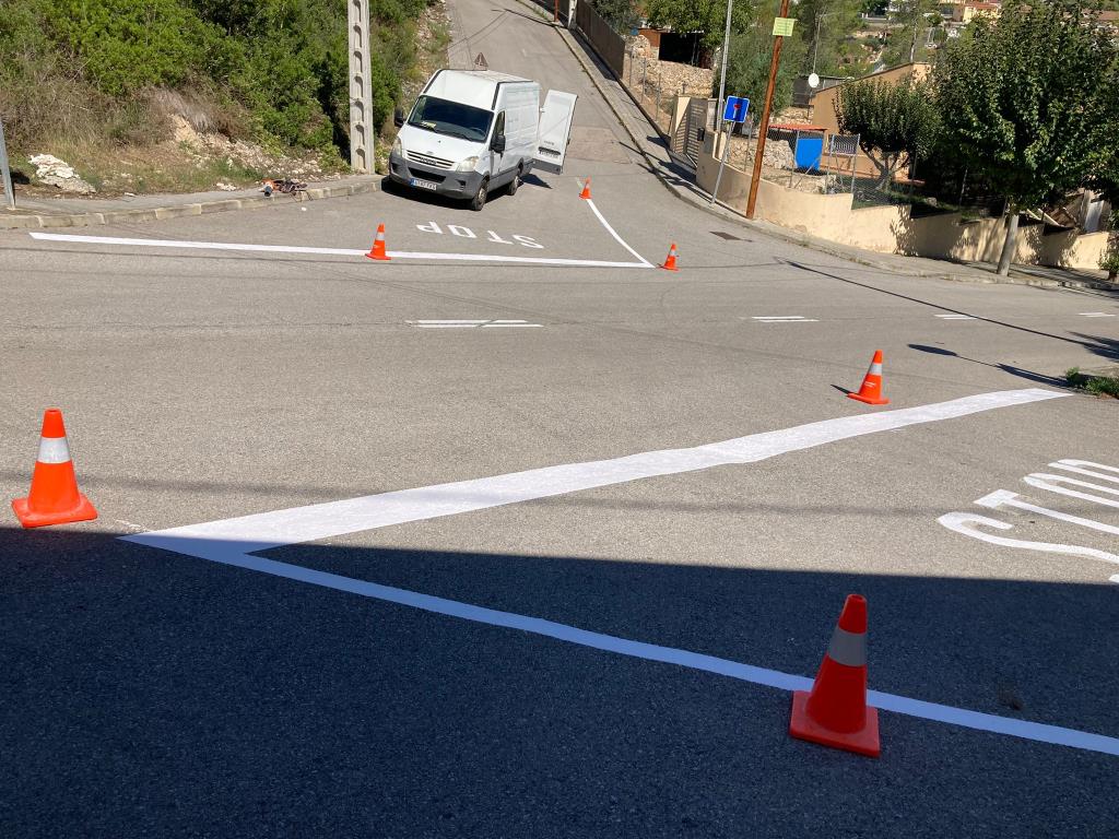 La brigada d'Olivella realitza diverses tasques de manteniment i millora d'espais al municipi. Ajuntament d'Olivella