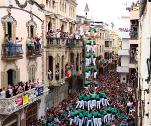 La diada castellera de l'Arboç es converteix en un escenari de gamma extra per a les colles convidades. ACN