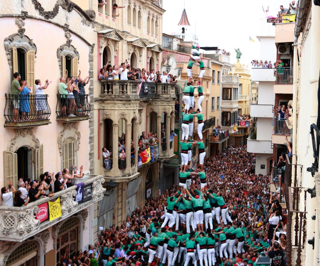 La diada castellera de l'Arboç es converteix en un escenari de gamma extra per a les colles convidades. ACN