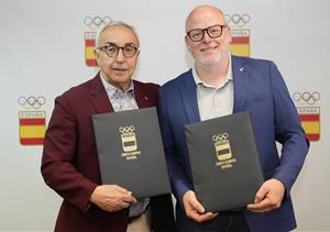 L'Ajuntament de Sant Sadurní signa un acord amb el Comitè Olímpic Espanyol per ser proveïdor oficial de la Casa España durant els Jocs. Ajt Sant Sadur