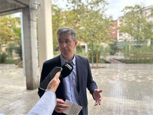 L'alcalde de Vilafranca anuncia un projecte per adequar definitivament els aparcaments de terra de l’avinguda d’Europa