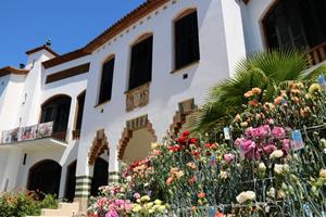 L’Hospital de Sitges compleix 700 anys: d’asil medieval a fundació geriàtrica que salvaguarda la malvasia local