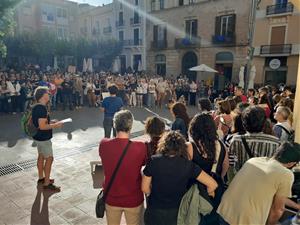 Més de 200 persones es concentren a Sant Sadurní per denunciar les males pràctiques del director de l'Intermunicipal. CGT