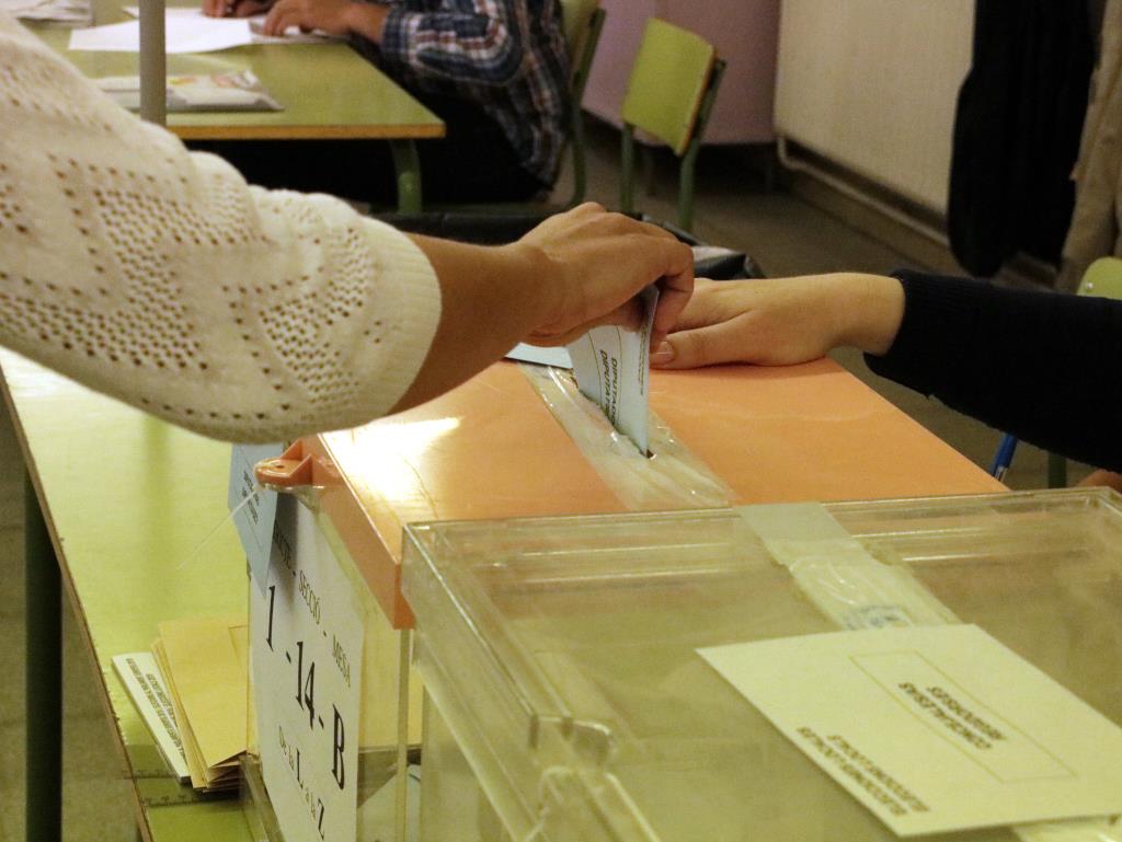 Més de 5,7 milions d'electors catalans estan cridats de nou a les urnes aquest diumenge per les eleccions europees. ACN