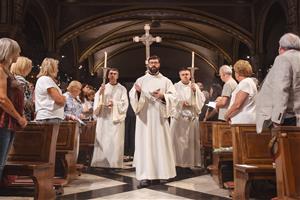 Montserrat estrena una sardana de Serracant i celebra una missa solemne per continuar amb la commemoració del mil·lenari