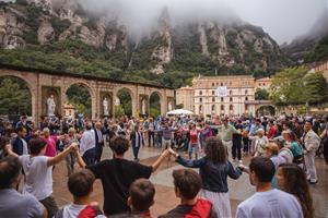 Montserrat estrena una sardana de Serracant i celebra una missa solemne per continuar amb la commemoració del mil·lenari